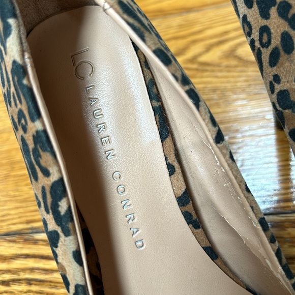 LC Lauren Conrad leopard print 4” heels. Size 7. AS IS!!!!! Inside is peeling - Picture 3 of 8